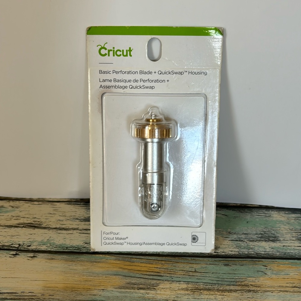 NIP Cricut Perforation Blade + QuickSwap Housing